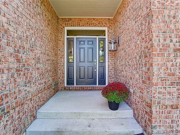 4th image of 892 Eagle Run Dr