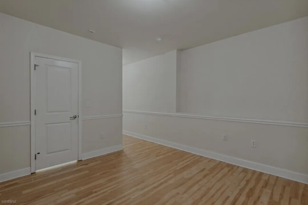 Building Photo - 1712 Cecil B Moore Ave #1