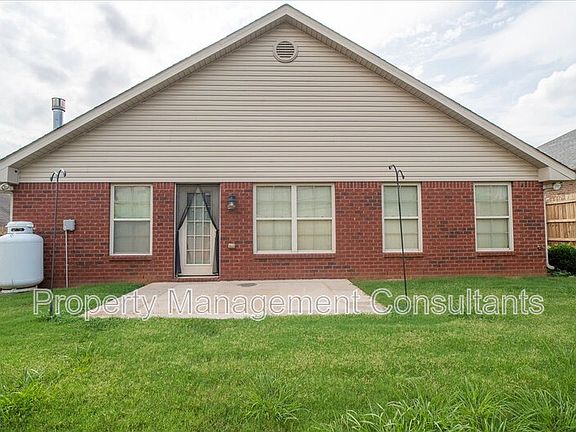 5th image of 108 Oak Shade Dr