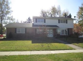 1483 Erie St, Elgin, IL 60123
