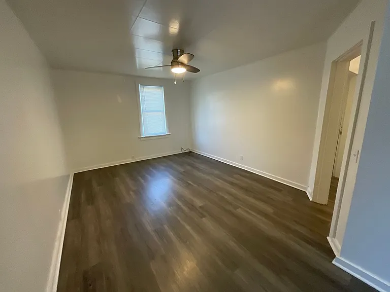 604 Adams Ave — Photo 11