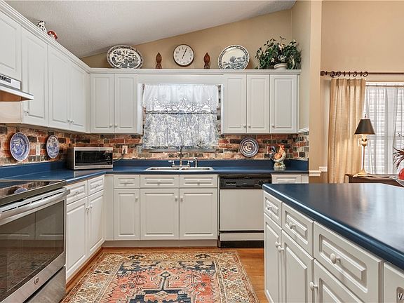 4th image of 5123 Woodland Trce
