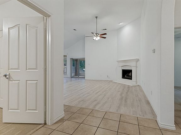 3rd image of 10866 Calderwood Ln