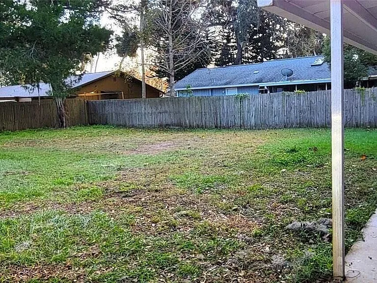 340 Tropical Ln — Photo 16
