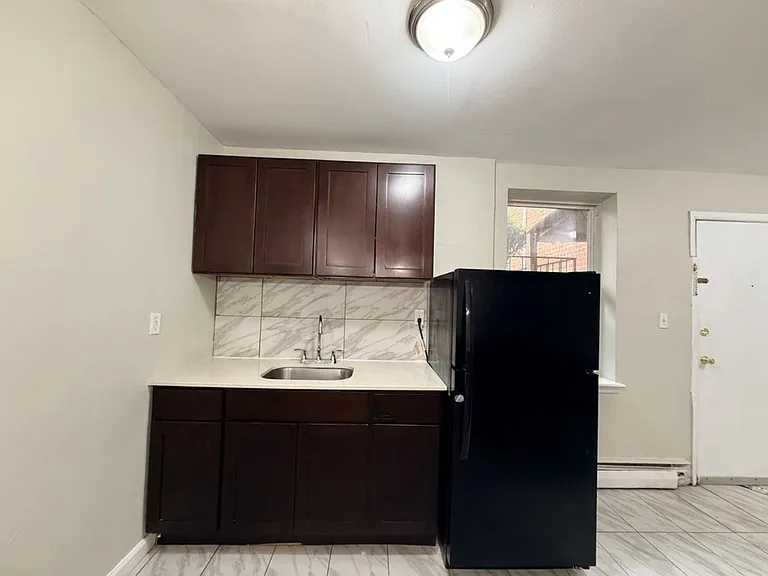 112 Lincoln Ave #6 — Photo 1