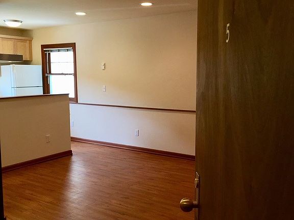 2nd image of 715 1st Ave W Ste 05