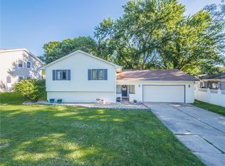 1015 Faustiana Dr, Maryville, MO 64468