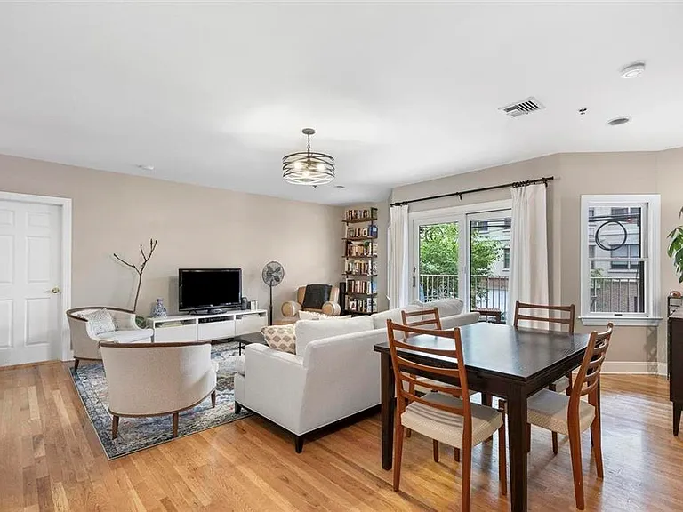 215 Grand St #1F — Photo 9