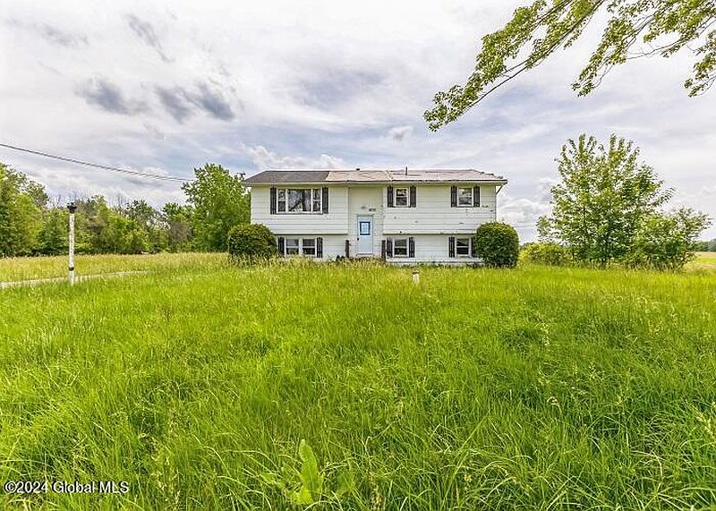 3rd image of 16752 GLIDDEN Road