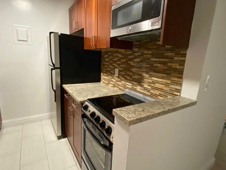 1st image of 50 W 34th St APT 4A08