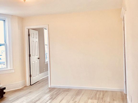 3rd image of 15 Clifton Pl #1L