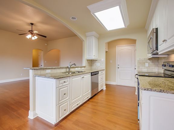 3rd image of 2338 Sean St