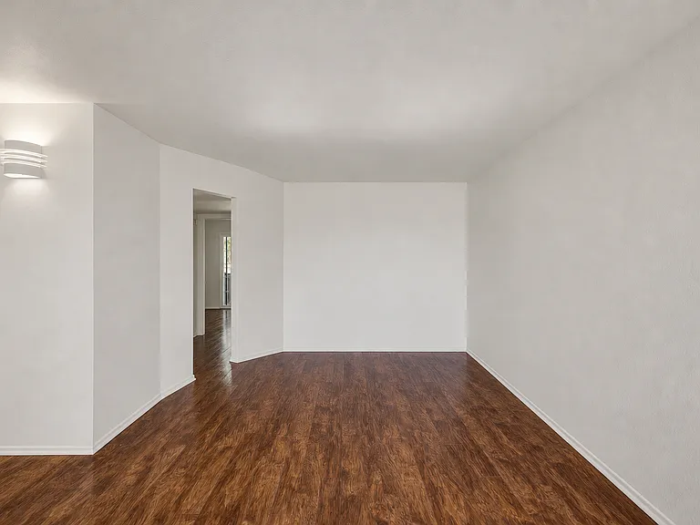 45 N Phyllis #109 — Photo 10
