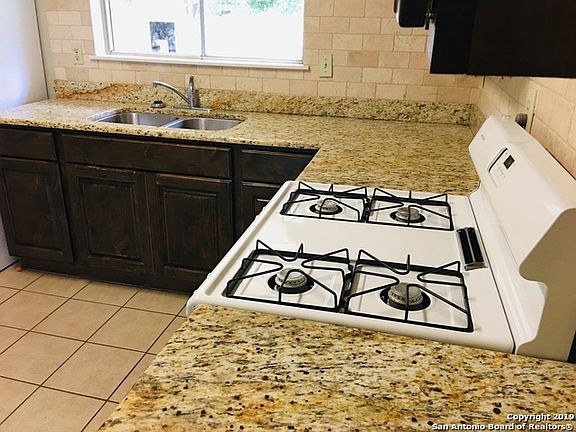 4th image of 7806 Mertz Dr