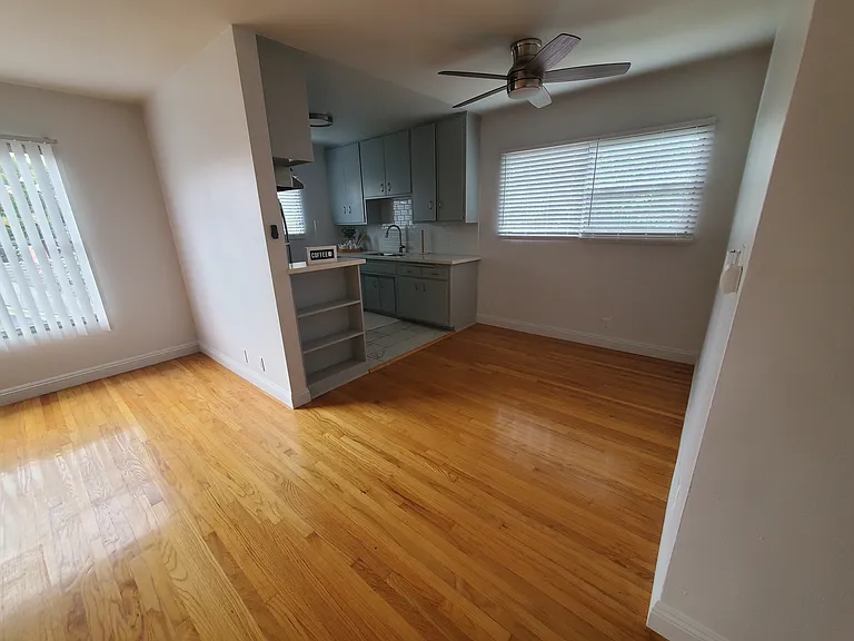 330 Orizaba Ave #2 — Photo 4