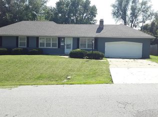 9707 E 65th St, Raytown, MO 64133