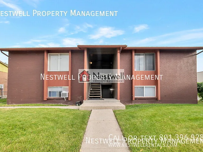 1881 W Lake Park Dr #3 — Photo 2