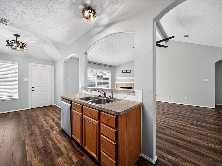 20515 Spring Bluff Ln — Photo 7