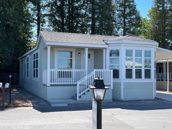 1032 Maple Dr, Windsor, CA 95492