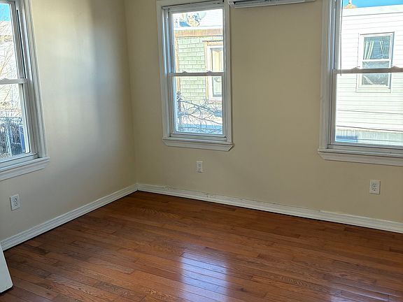 4th image of 411 McKean St #2