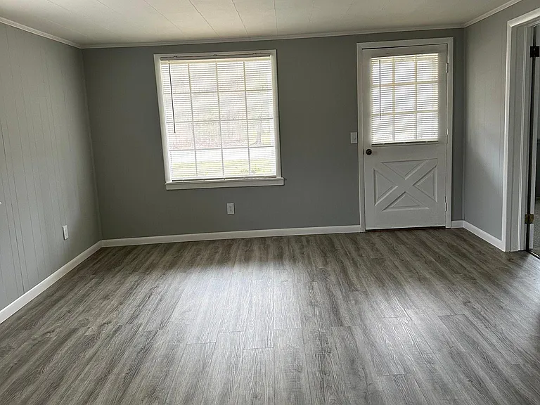 12630 Gratiot Rd — Photo 5