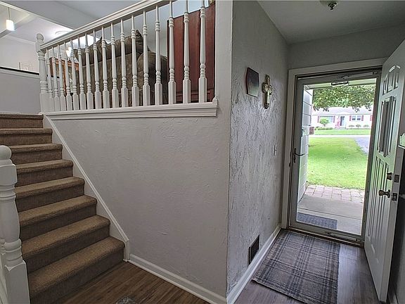2nd image of 3142 Howell Dr