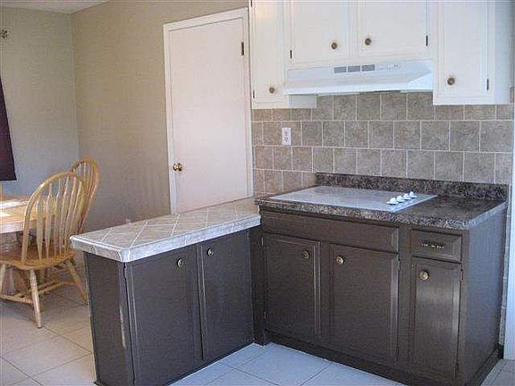 5th image of 630 Meadow Dr