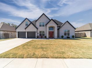 1860 Sunrise Cir, Centerton, AR 72719