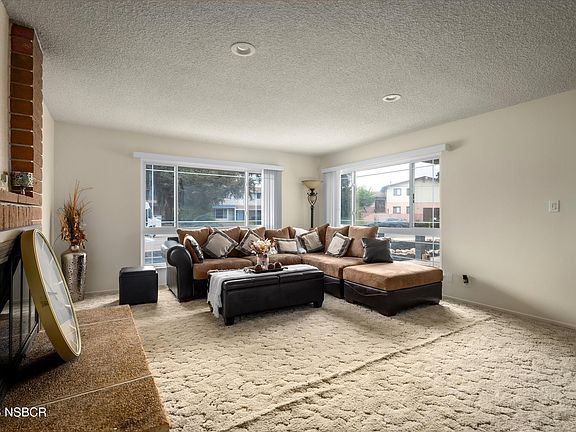 4th image of 1060 Diamond Dr