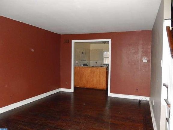 2nd image of 1130 E Cheltenham Ave