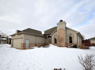 1751 Ridgeway Dr, De Pere, WI 54115