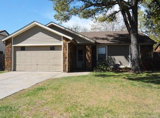 1716 N Desert Palm Ave, Broken Arrow, OK 74012