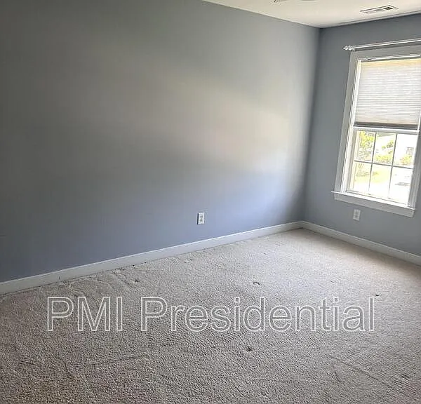 1213 Hawkins Wood Cir — Photo 13