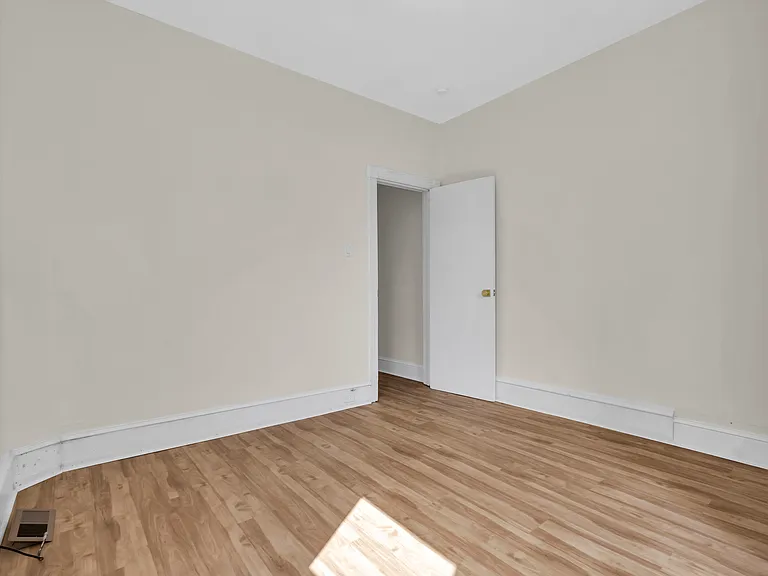 241 N Ruby St — Photo 27