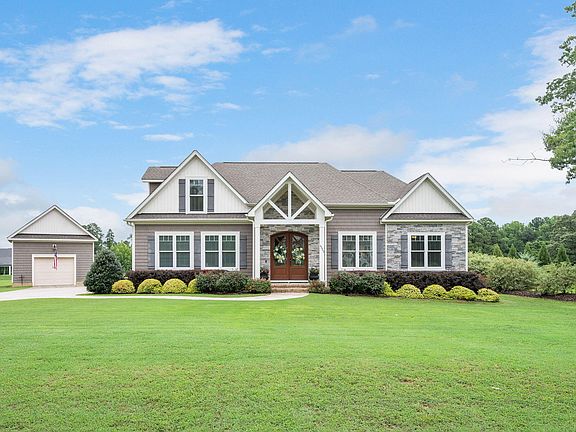 2nd image of 4555 Austins Ln