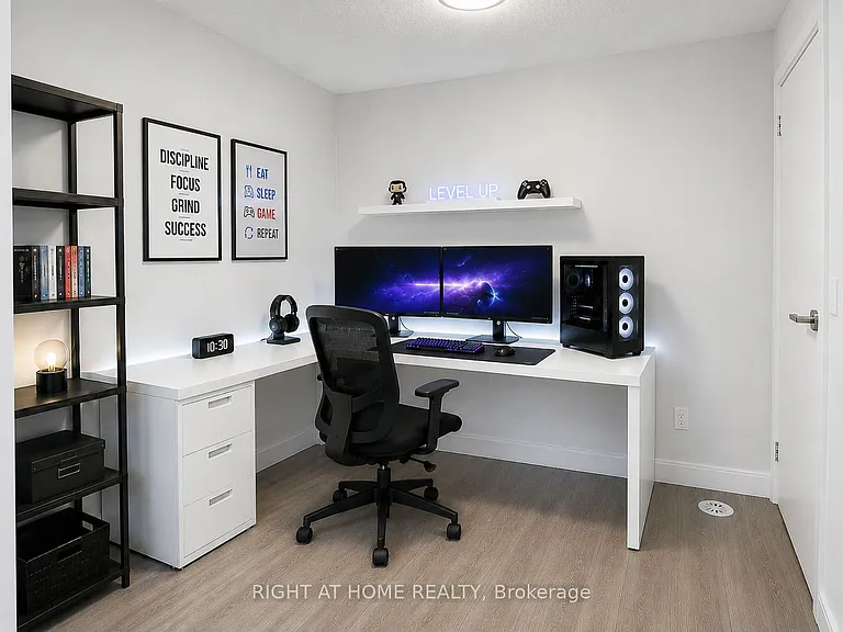 330 Village Green Sq #41 — Photo 11