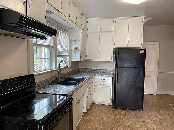 2nd image of 206 NW 18th St
