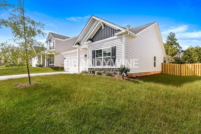 3 bed, 2.0 bath, 1700 sqft, $2,345 — Photo 3
