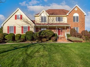 6 Smith Ct, Hillsborough, NJ 08844
