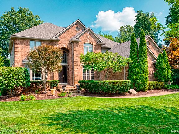 2nd image of 3199 Beach Lake Dr E