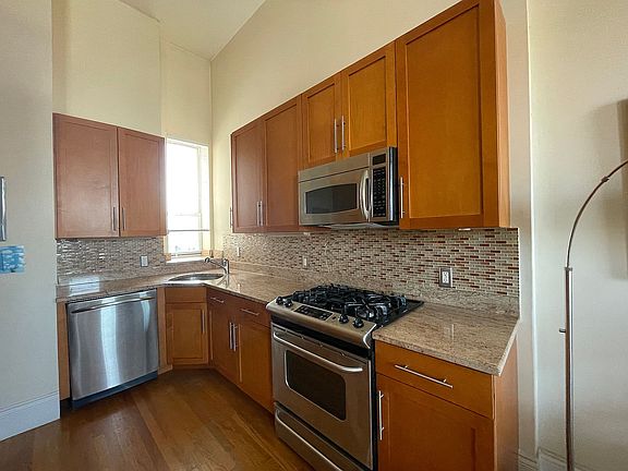 4th image of 227 W 116th St APT 6B