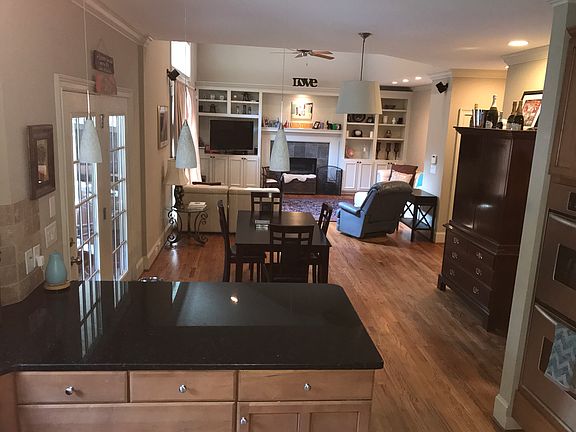 5th image of 2200 Cumberland Dr SE