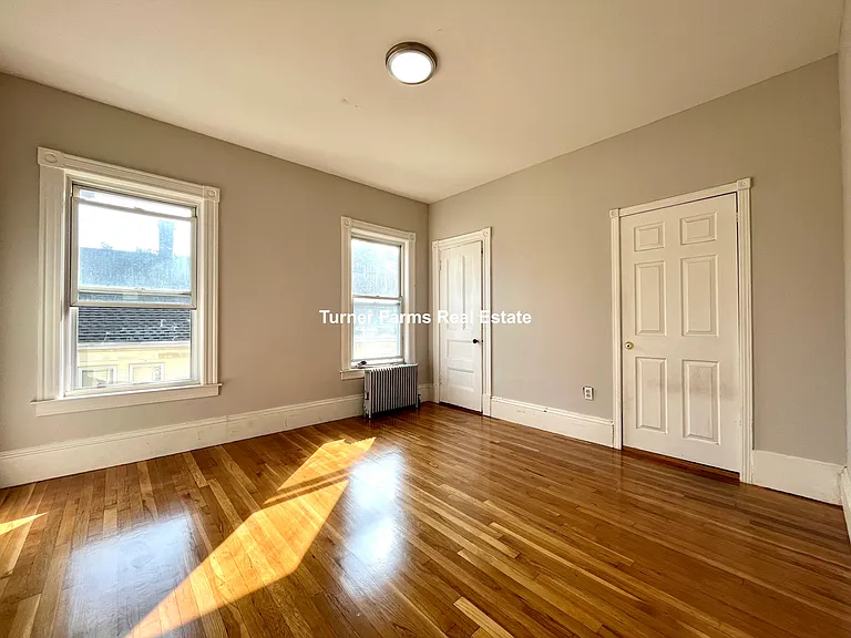 22 Humphreys St #3A — Photo 4