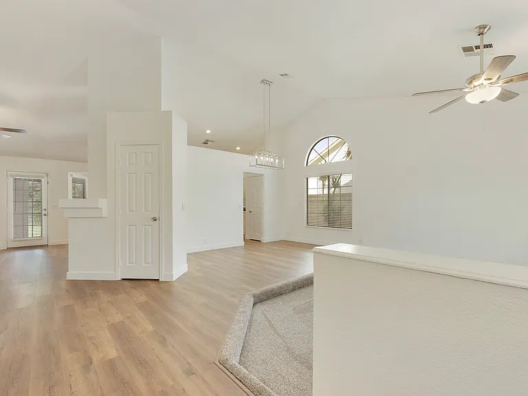 5656 E Saint John Rd — Photo 23