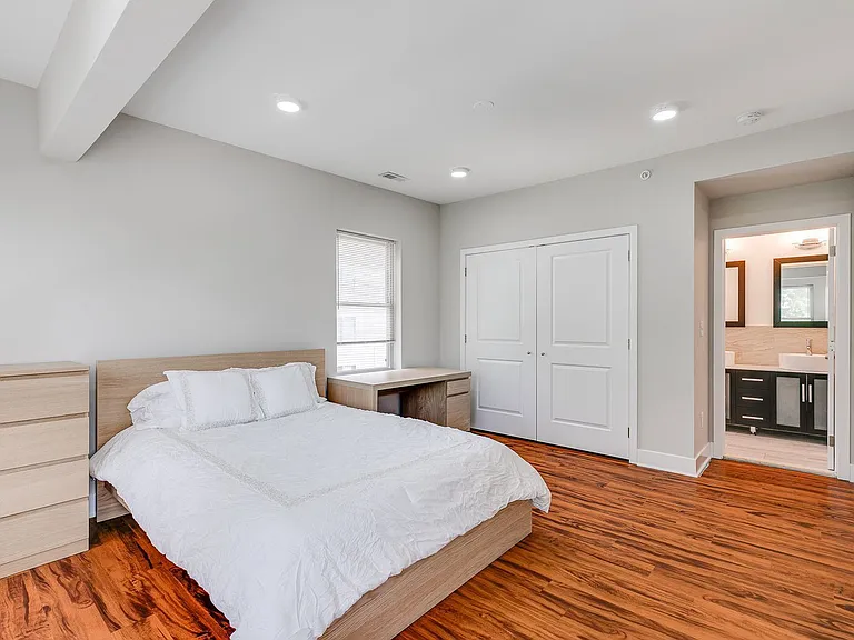 549 Armstrong St #201 — Photo 17