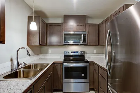 3 bed, 2.5 bath, 1200 sqft, $1,795 — Photo 4