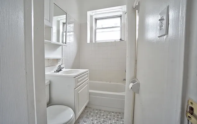 Rented by Compass | media 9