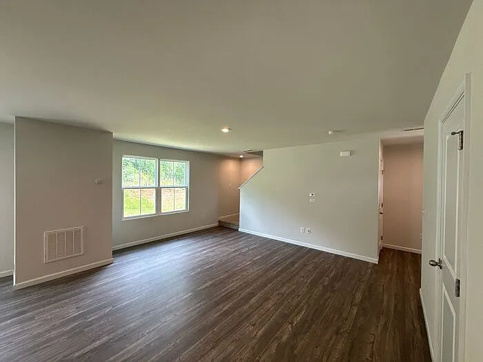 4208 Bowline Dr — Photo 3