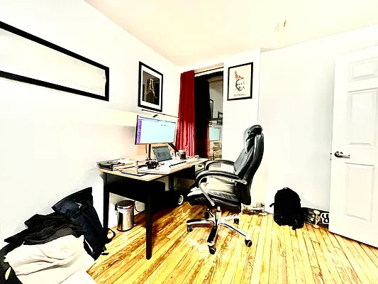 Rented by Pear NYC LLC | media 22