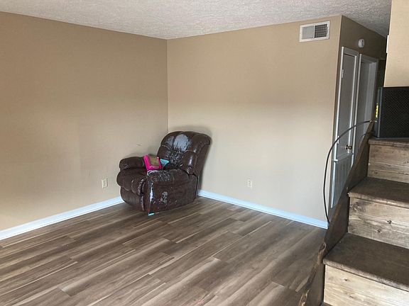 2nd image of 1112 N Montgomery St #1